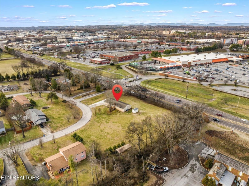 100 Essex Dr, Knoxville, TN 37922
