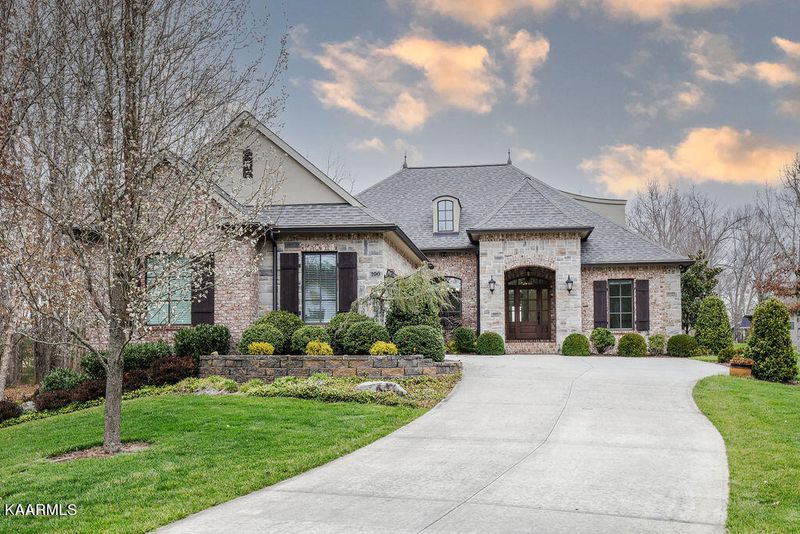 100 Forest View Dr, Crossville, TN 38558