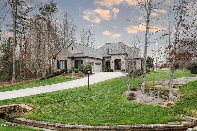 100 Forest View Dr, Crossville, TN 38558