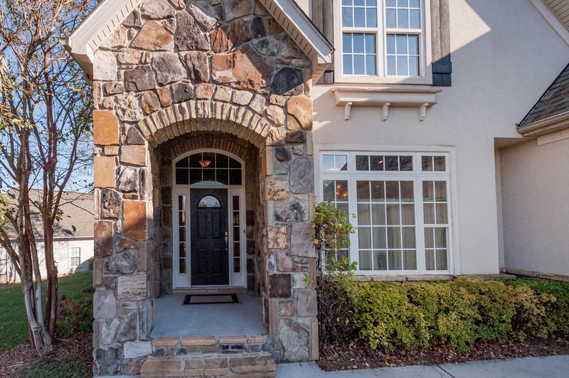 100 Greenfinch Dr, Vonore, TN 37885