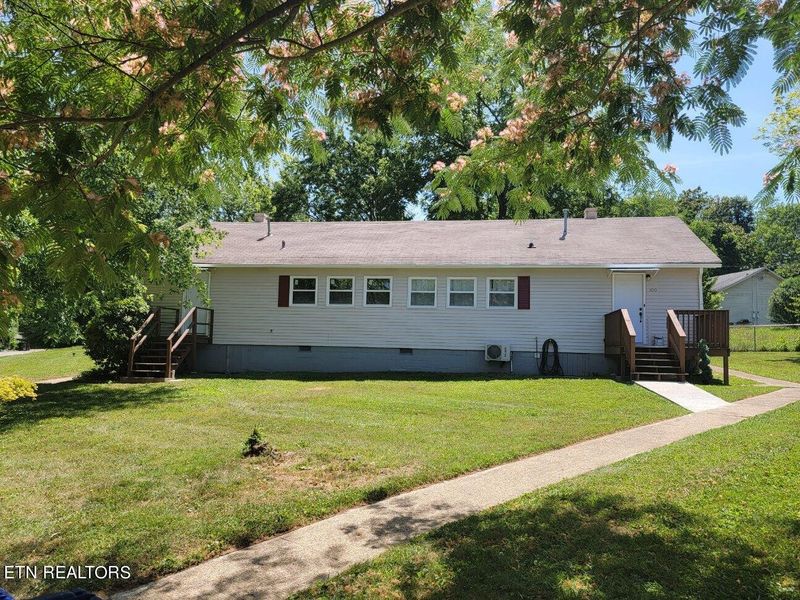 100 Hamilton Cir, Oak Ridge, TN 37830
