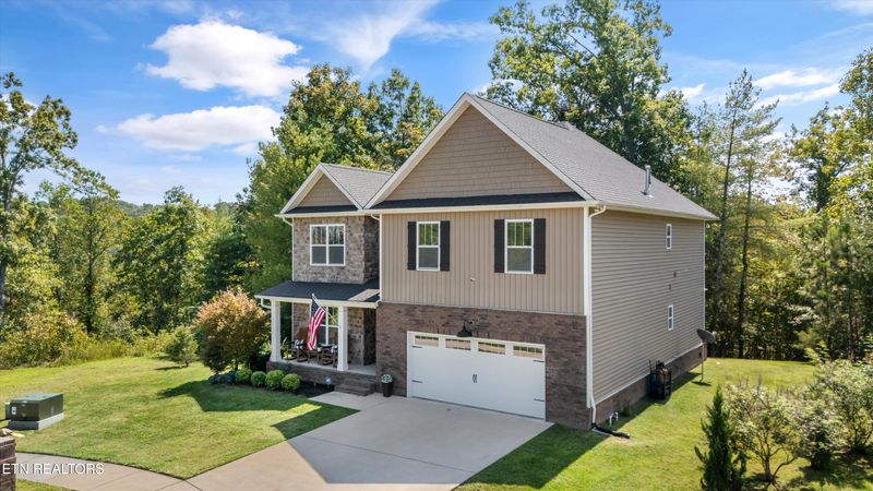 100 Juniperberry Rd, Oak Ridge, TN 37830