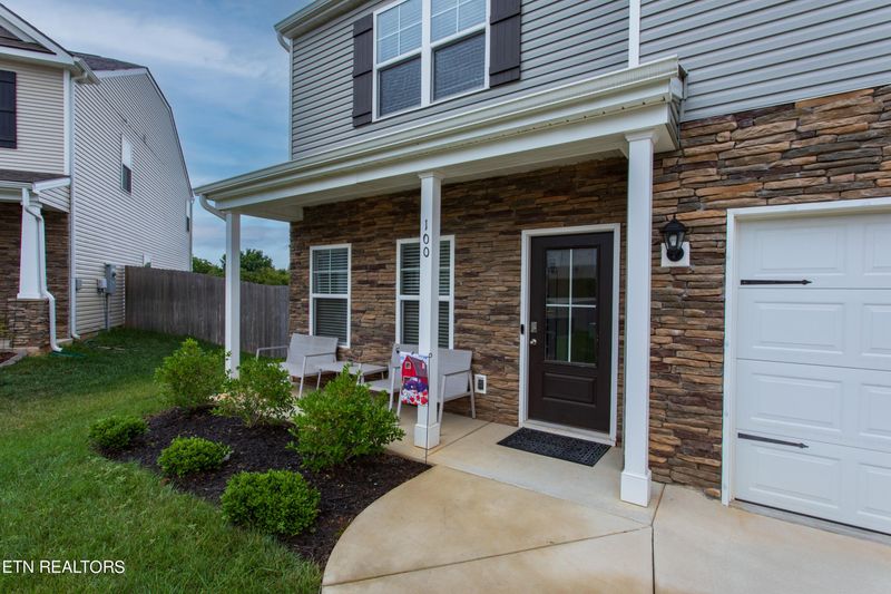 100 Kaley Ln, Lenoir City, TN 37771