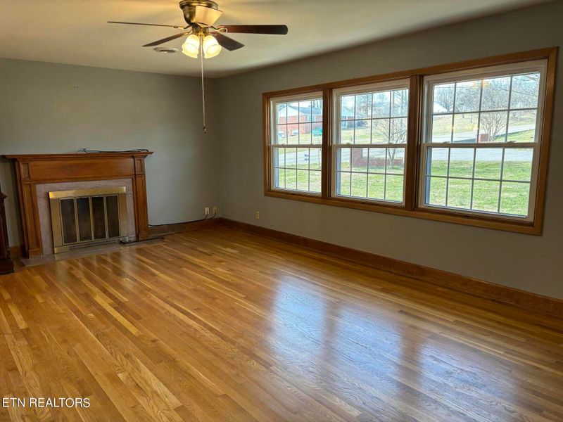 100 Madora Dr, Powell, TN 37849