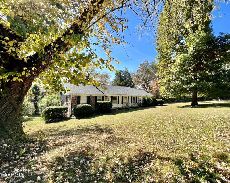 100 Melbourne Rd, Oak Ridge, TN 37830