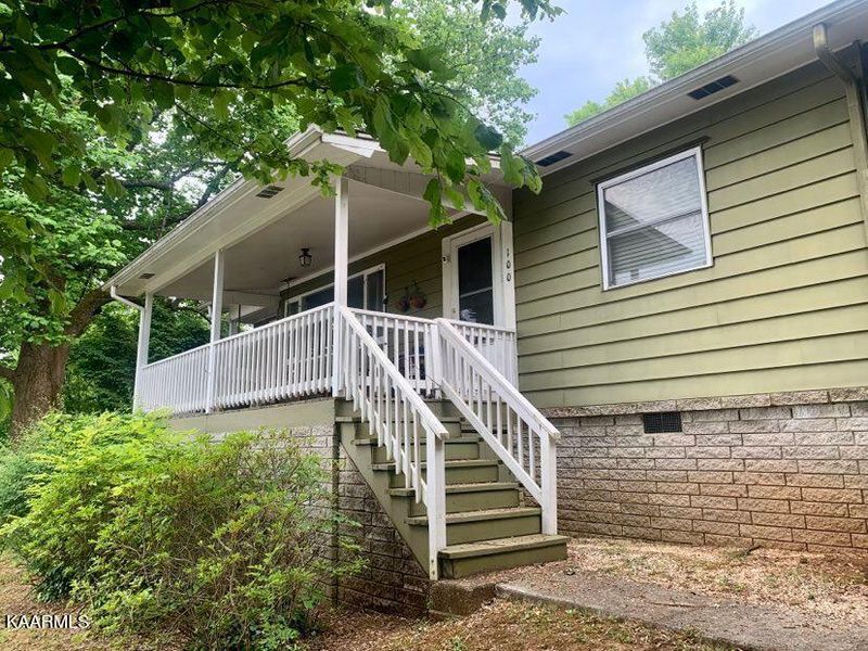 100 Oxford Rd, Oak Ridge, TN 37830