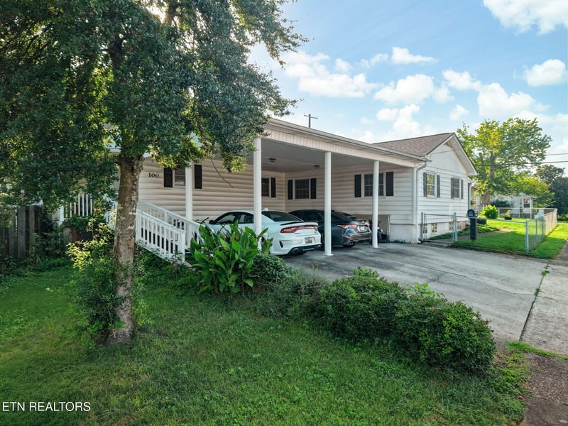 100 Pallas Rd, Oak Ridge, TN 37830
