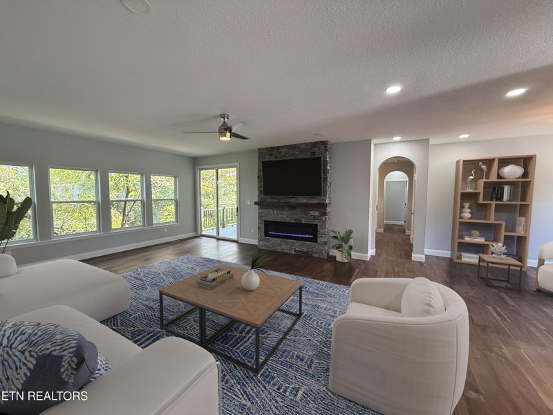 100 Quapaw Cir, Loudon, TN 37774