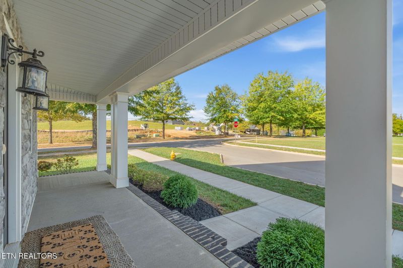 100 Roseberry St, Oak Ridge, TN 37830