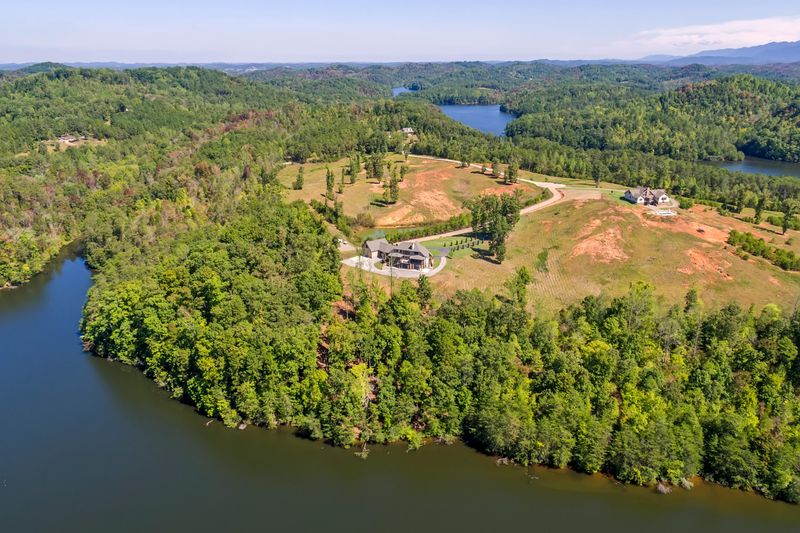 100 Shiners Bluff Dr, Madisonville, TN 37354