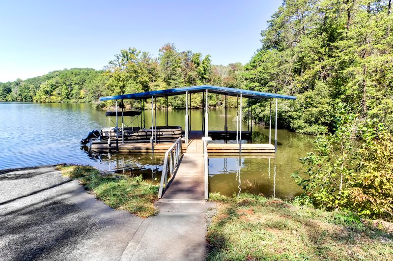 100 Shiners Bluff Dr, Madisonville, TN 37354