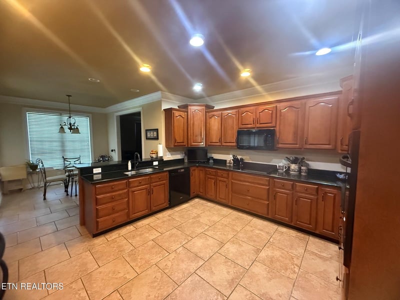 100 Springview Cv, Madisonville, TN 37354