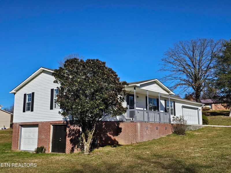 100 Steven Ln, Harriman, TN 37748