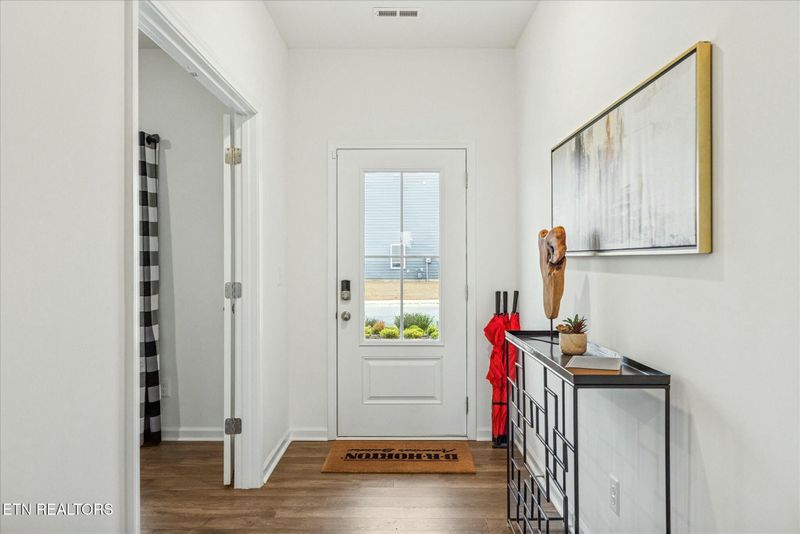 100 Summit Ridge Ln, Oak Ridge, TN 37830