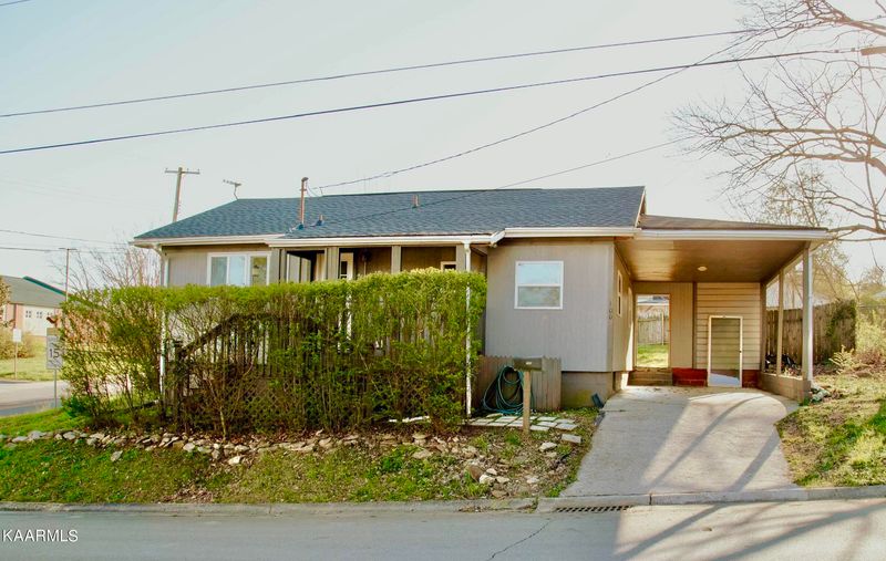 100 Verbena Rd, Oak Ridge, TN 37830