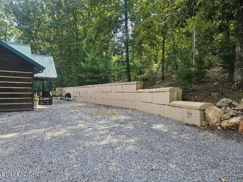100 Warriors Passage Dr, Tellico Plains, TN 37385