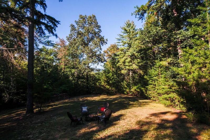 100 Waucheesi Tr, Tellico Plains, TN 37385