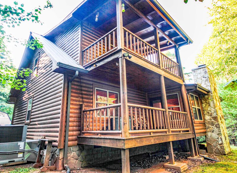 100 Waucheesi Tr, Tellico Plains, TN 37385