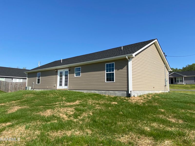100 Willow Grace Ln, Maynardville, TN 37807