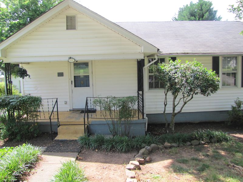 1000 E 1stave Ave, Lenoir City, TN 37771