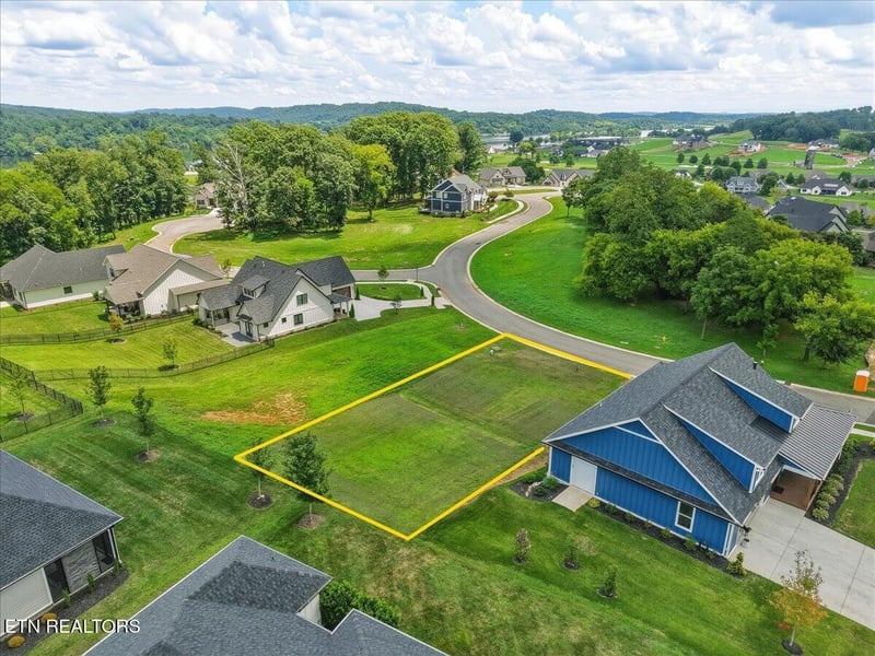 1000 Eagle Point Dr, Loudon, TN 37774