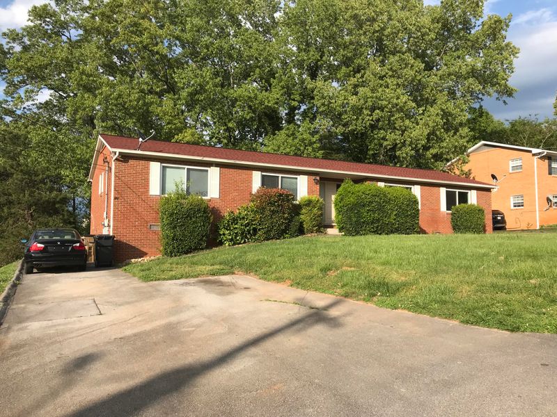 1000 Flanders, Knoxville, TN 37919