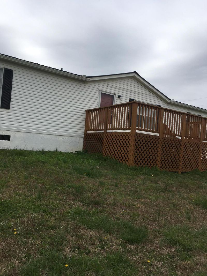 1000 Lake Dr, Loudon, TN 37774