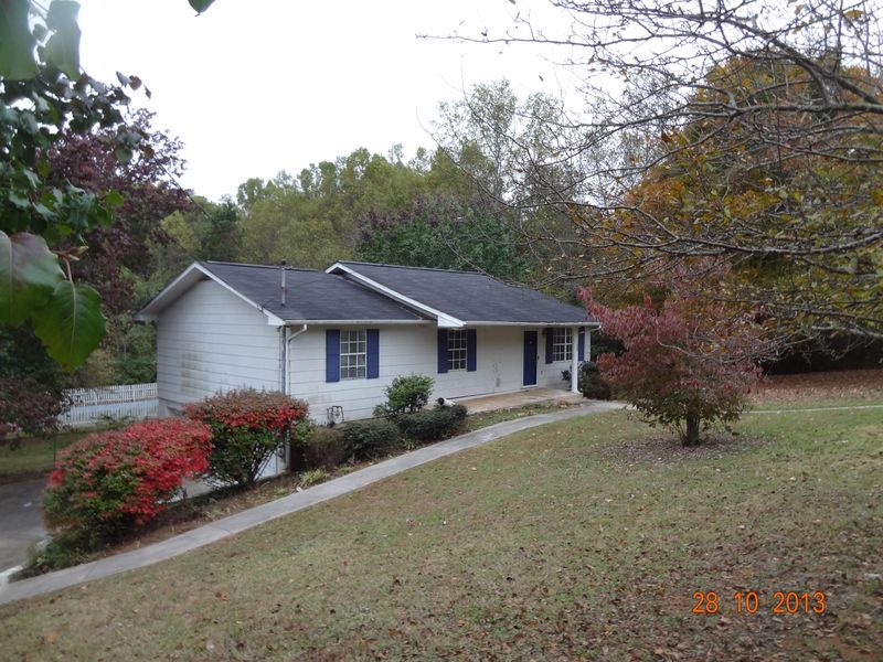 1000 Sharp Rd, Lenoir City, TN 37771
