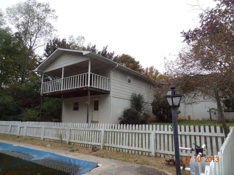1000 Sharp Rd, Lenoir City, TN 37771