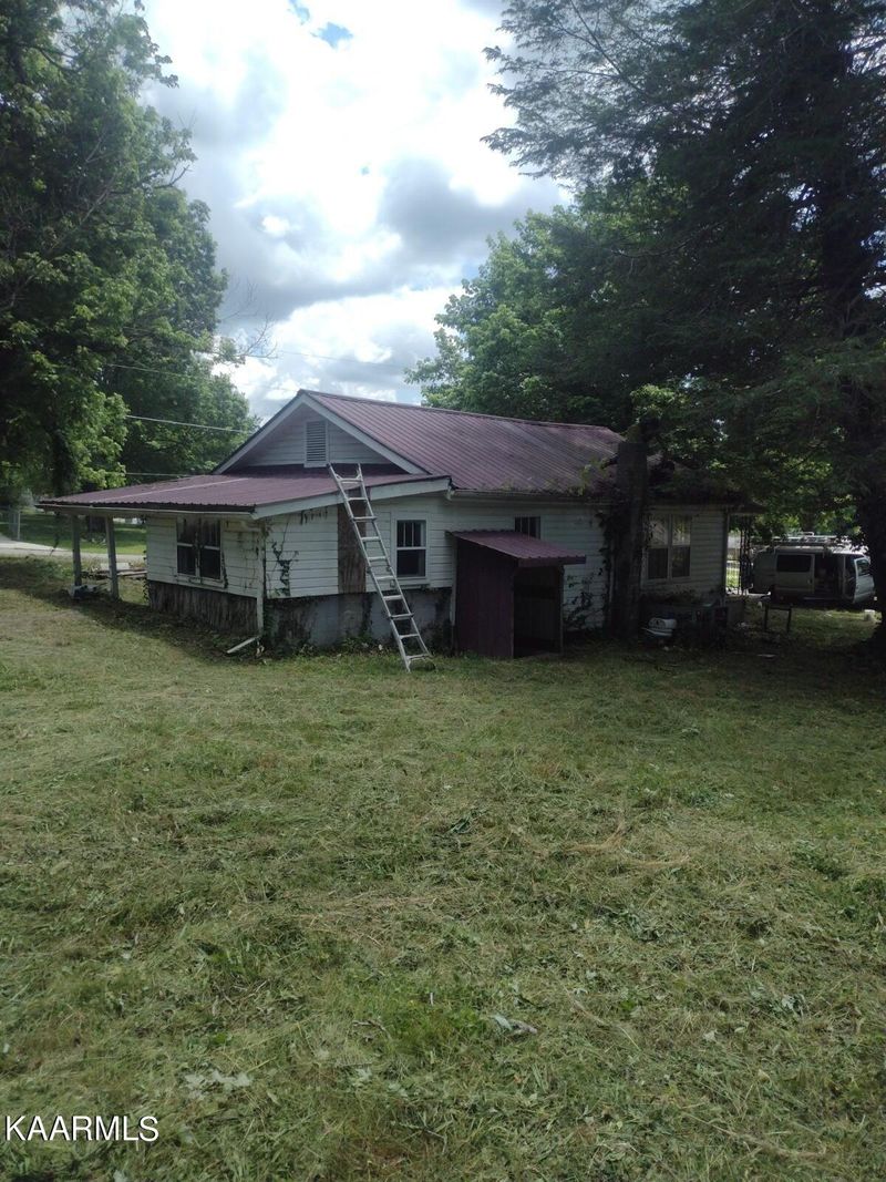 1000 W Forrest St, Lafollette, TN 37766