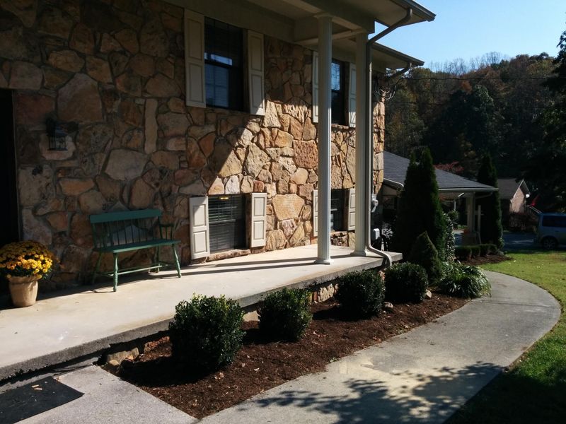 10000 Pitch Pine Dr, Powell, TN 37849