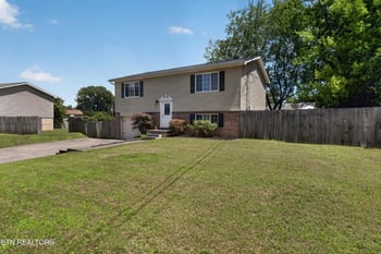 10004 Branchview Dr, Knoxville, TN 37932