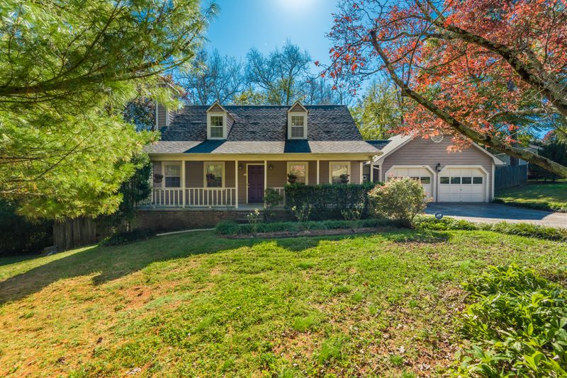 10004 Cedar Croft Cir, Knoxville, TN 37932