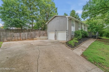 10005 Hempshire Dr, Knoxville, TN 37922