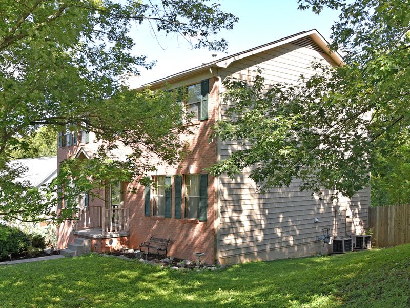 10006 Double Tree Rd, Knoxville, TN 37932