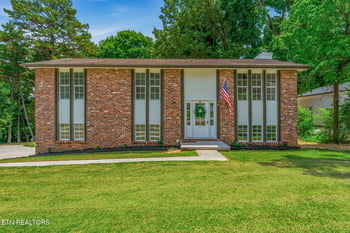 10008 Bluegrass Rd, Knoxville, TN 37922