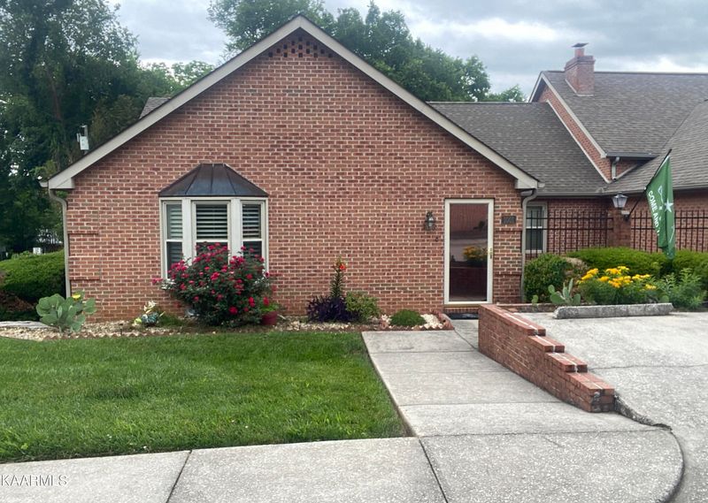 1001 Fairgrounds Ct, Kingston, TN 37763