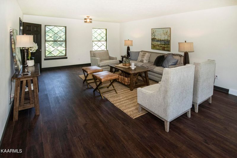 1001 Forest Dr, Morristown, TN 37814