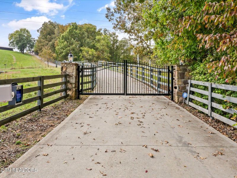 1001 Smith School Rd, Strawberry Plains, TN 37871