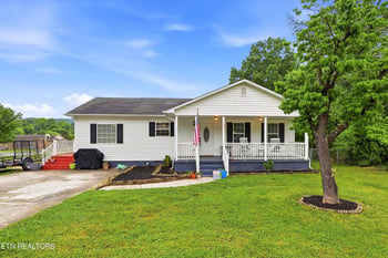 1001 Vivian Ave, Rocky Top, TN 37769