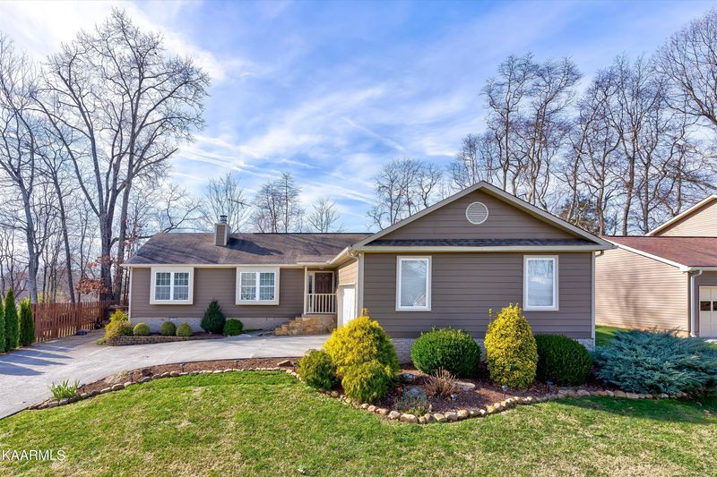 10010 Cedar Croft Cir, Knoxville, TN 37932