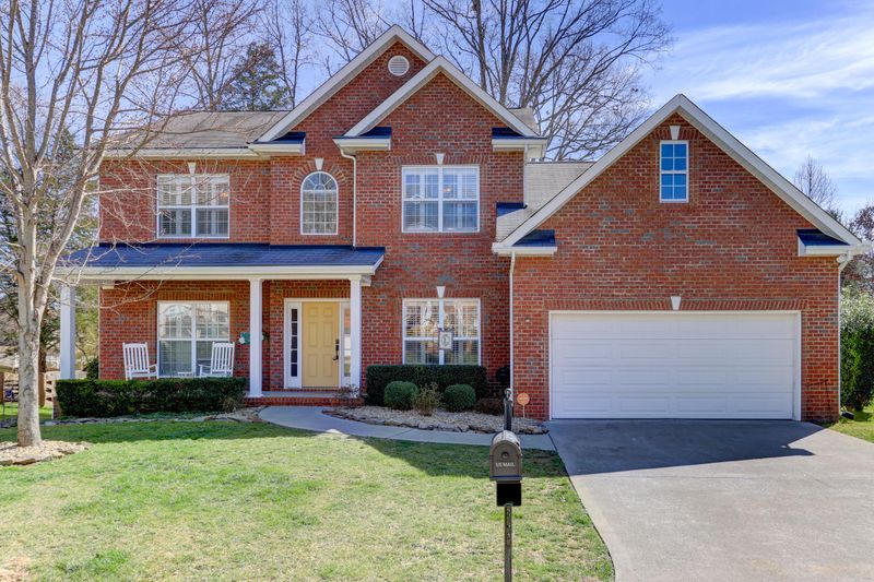 10010 Noah Ln, Knoxville, TN 37932