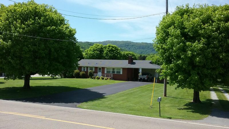 10011 Old Rutledge Pike, Mascot, TN 37806