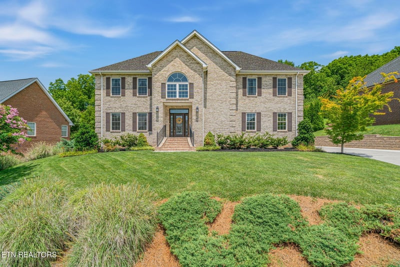 10019 Castleglen Ln, Knoxville, TN 37922
