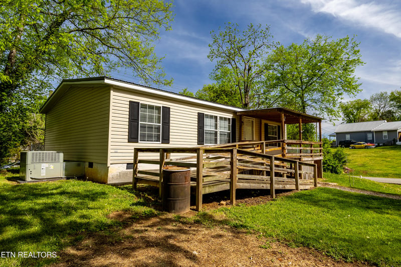 1002 Doll Ave, Maryville, TN 37801