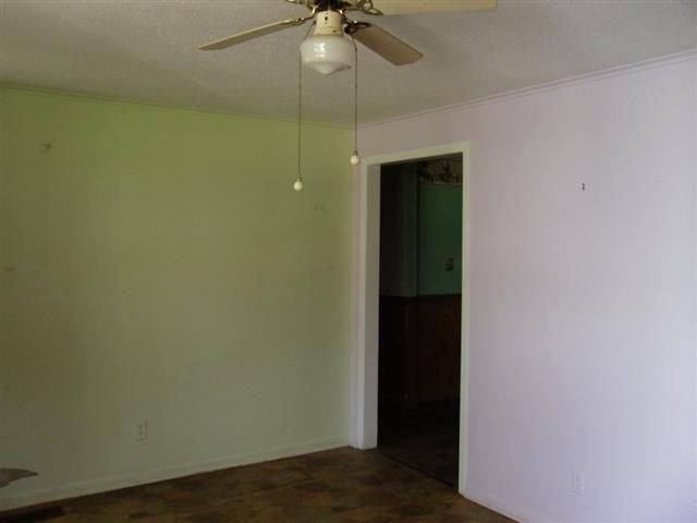 1002 Monroe Cir, Madisonville, TN 37354