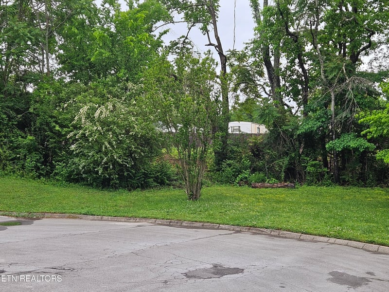 10022 Bob Gray & Red Hellard Ln, Knoxville, TN 37923