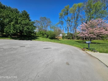 10022 Bob Gray & Red Hellard Ln, Knoxville, TN 37923