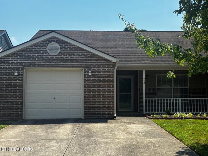10024 Greylock Way, Knoxville, TN 37931