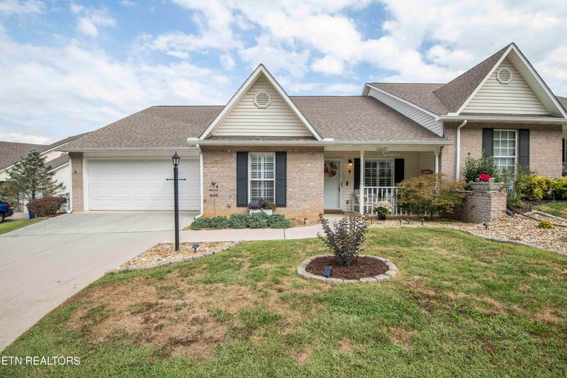 10027 Dayflower Way, Knoxville, TN 37932